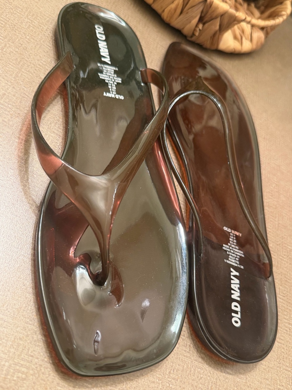 Old Navy Women's Brown Glossy Jelly Thong Sandals - Jelly Flip-Flop